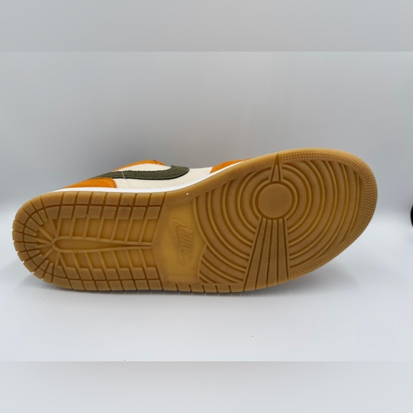 Nike Men’s Air Jordan 1 Low SE 'Light Curry', SIZE: 11.5 - Picture 15 of 15